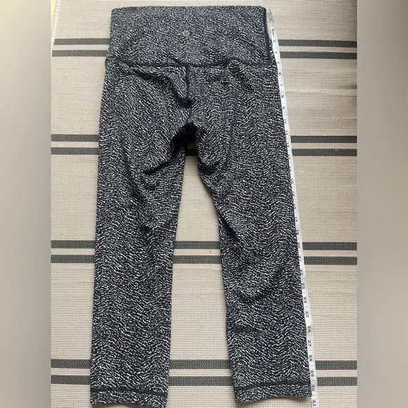 Lululemon Wunder Under Luon Ripple Jacquard Crop White Black Align - Picture 5 of 10